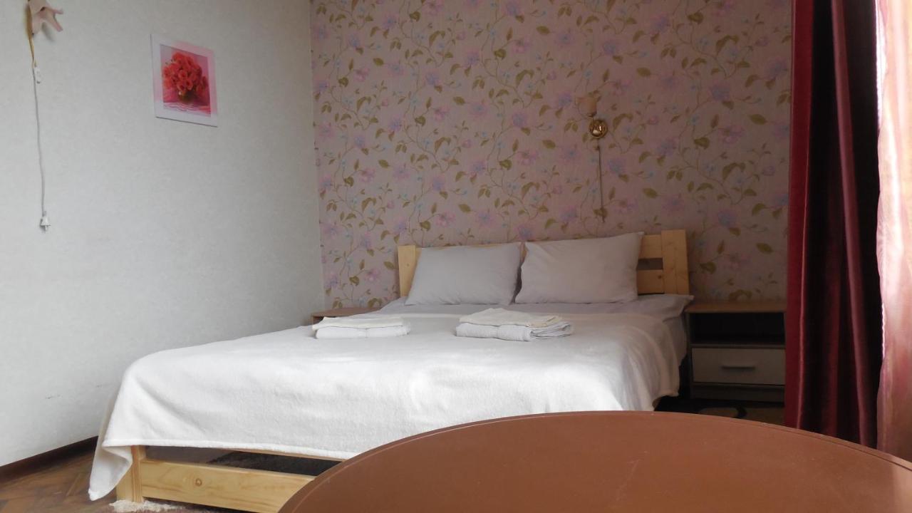 2 Room Apartment Near Opera House Lviv Exterior photo
