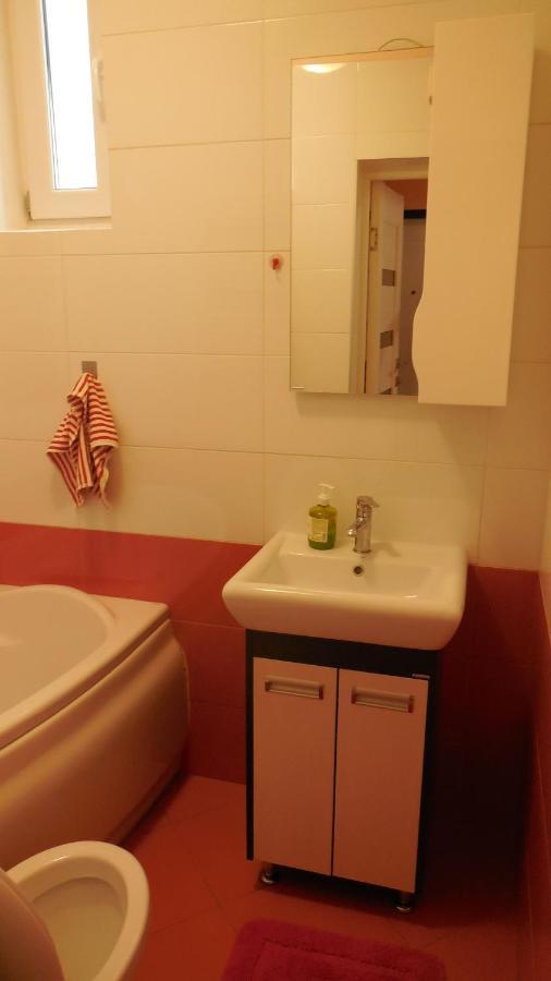 2 Room Apartment Near Opera House Lviv Exterior photo